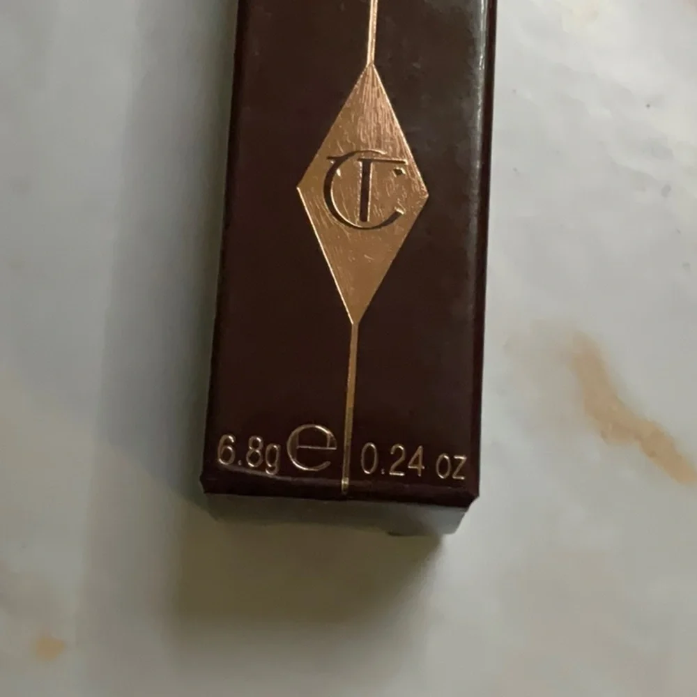 Charlotte Tilbury Matte Contour Liquid Lipstick in Charlotte Darling